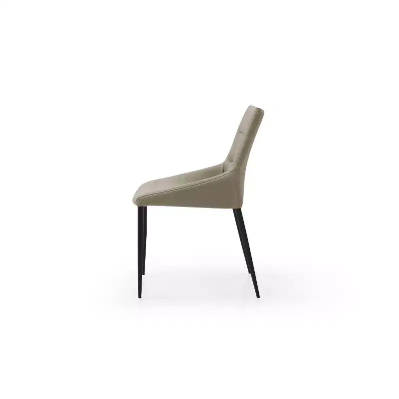 Chaise de salle à manger 37 po en similicuir marron pour une touche d'élégance à une salle à manger sophistiquée