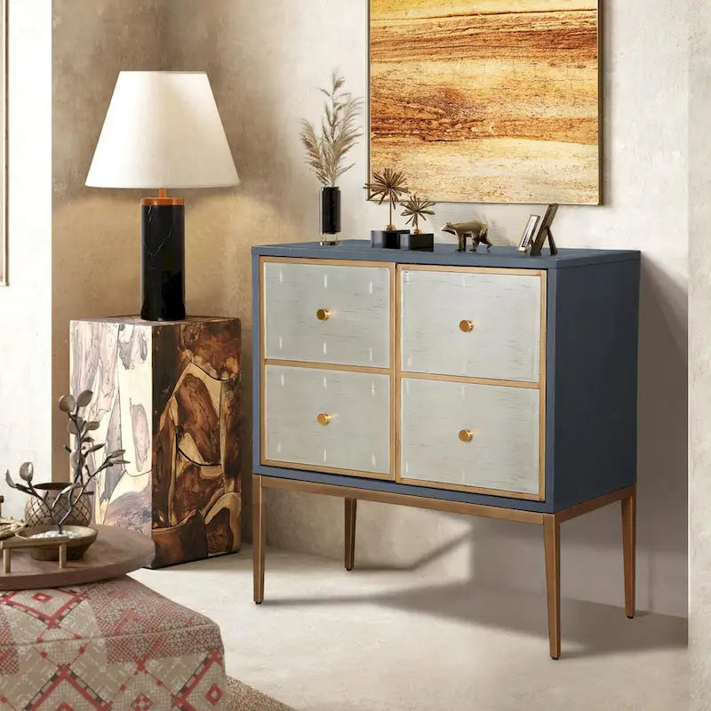 Buffet bas de rangement 2 portes style Mid-Century Modern avec étagère et détails en laiton brossé pour salon ou salle à manger